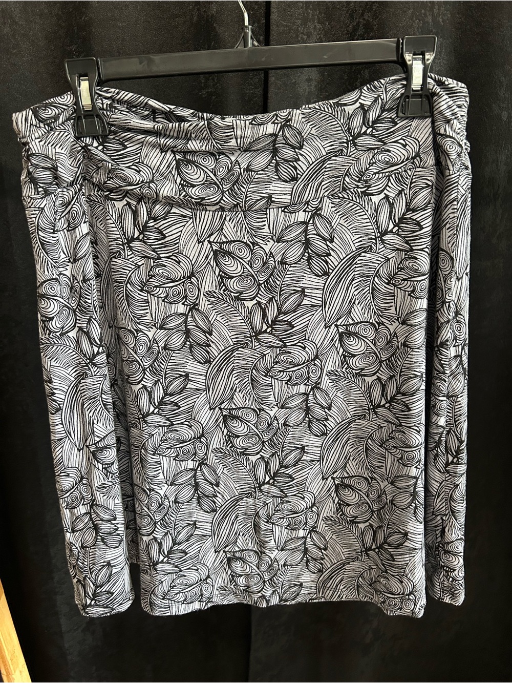 Dakini Black & White Leaf-Print Mini Skirt